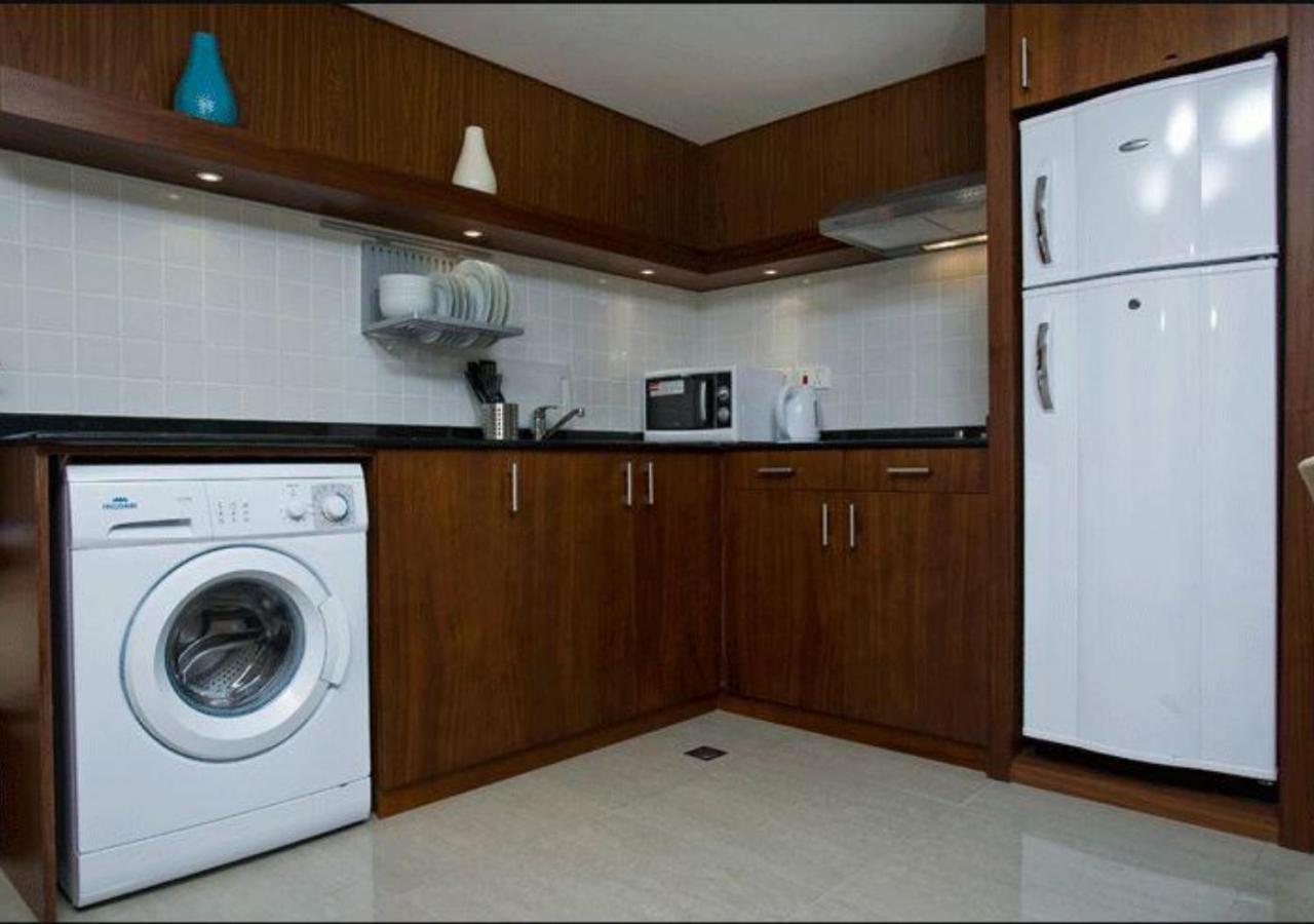 Phoenix Plaza Hotel Apartments Abu Dhabi Exterior foto