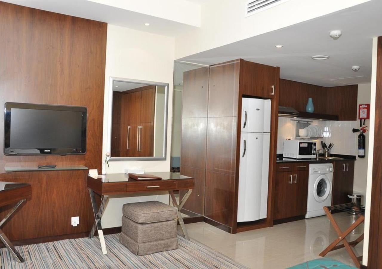 Phoenix Plaza Hotel Apartments Abu Dhabi Exterior foto