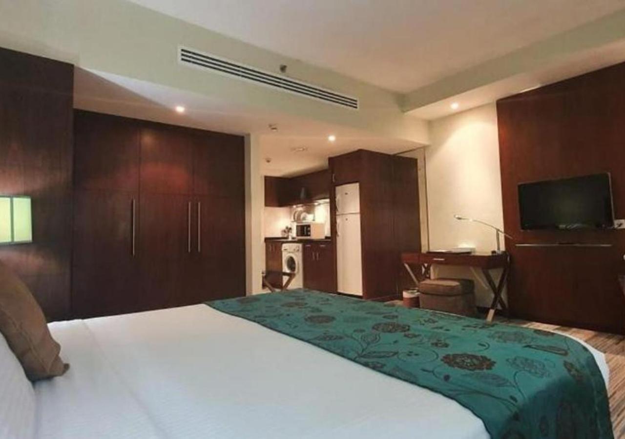 Phoenix Plaza Hotel Apartments Abu Dhabi Exterior foto