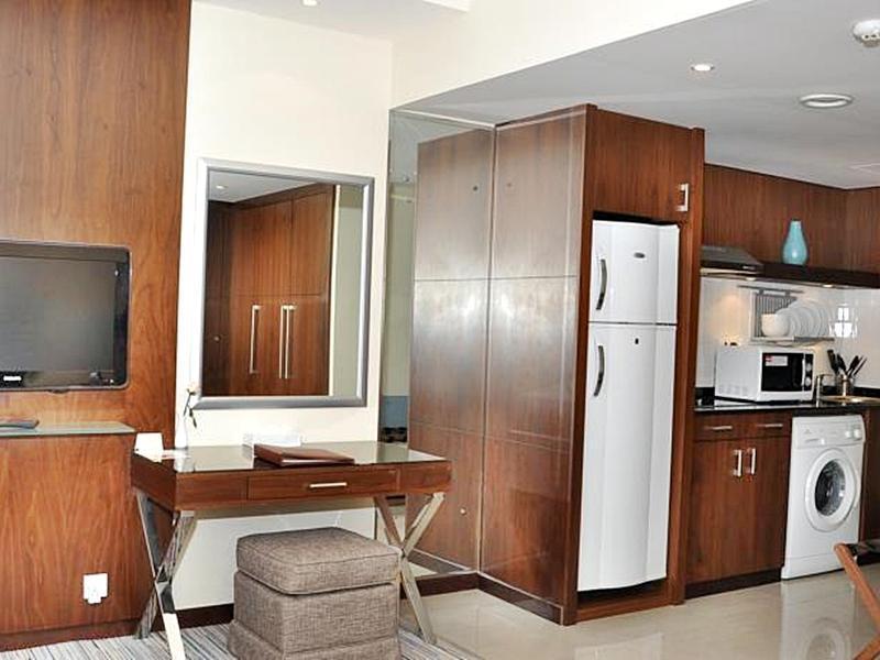 Phoenix Plaza Hotel Apartments Abu Dhabi Exterior foto