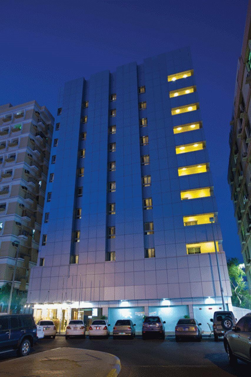 Phoenix Plaza Hotel Apartments Abu Dhabi Exterior foto